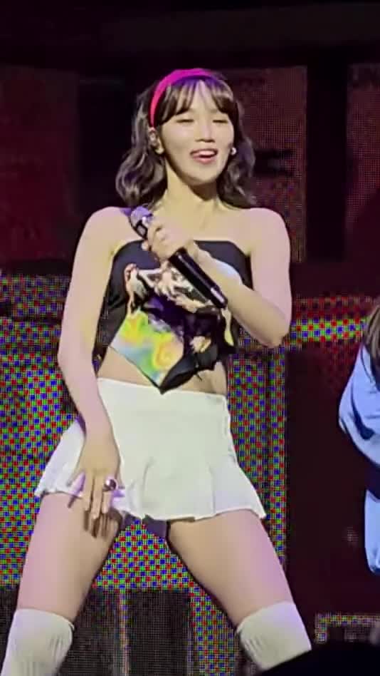 Video 591378 from Kim Chaewon 김채원 [Le Sserafim]