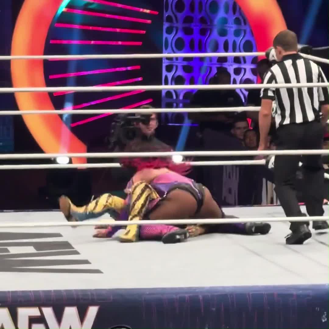 Video 591395 from WWE Sasha Banks | Mercedes Moné