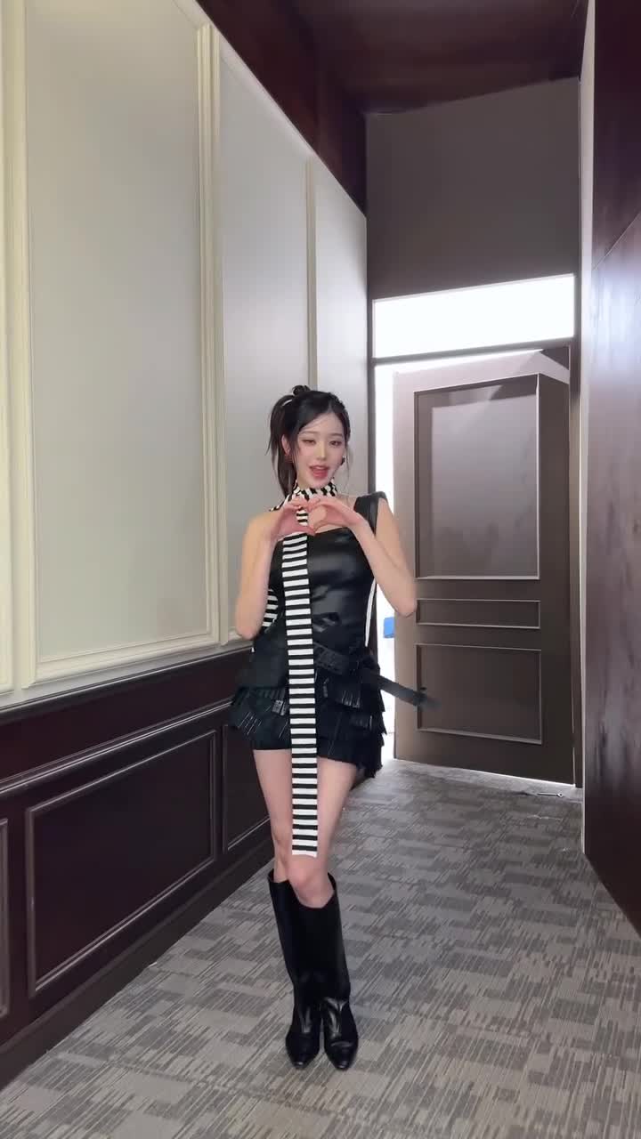 Video 591493 from Jang Won-young / 장원영 WONYOUNG