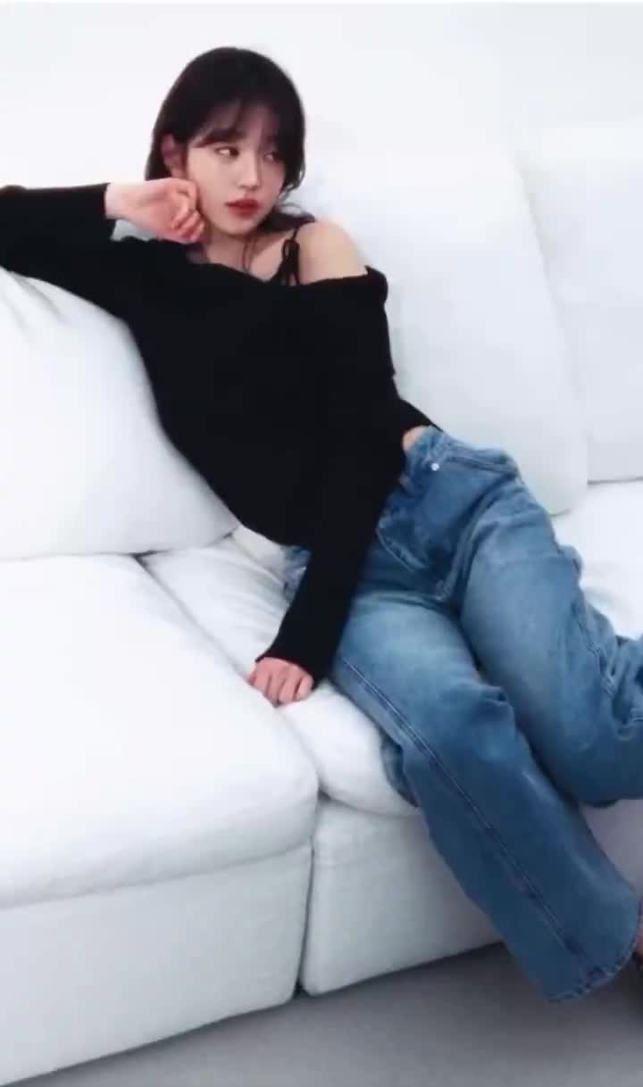 Video 591506 from Jang Won-young / 장원영 WONYOUNG