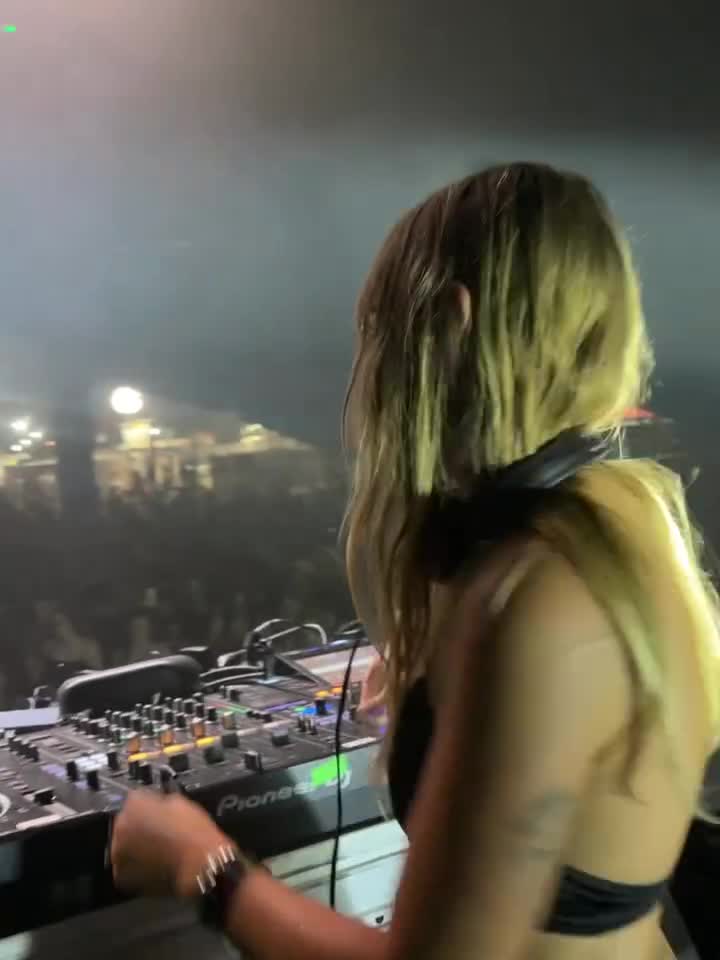 Video 591748 from Victoria De Angelis (Maneskin bassist)