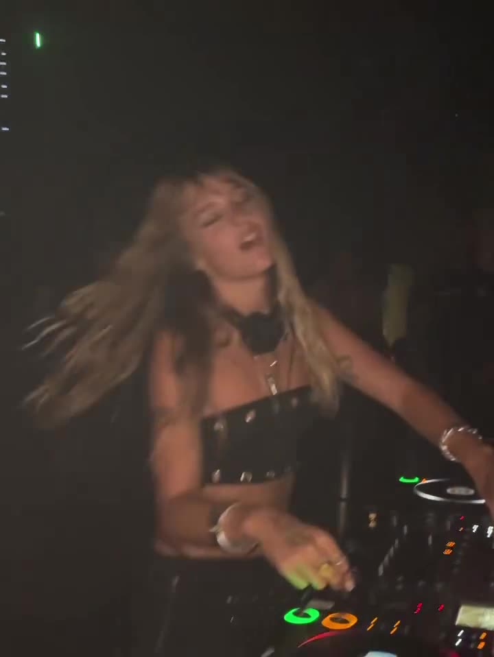 Video 591791 from Victoria De Angelis (Maneskin bassist)