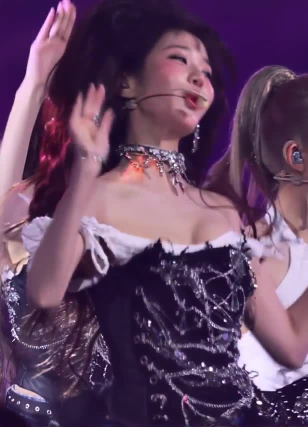 Video 591963 from Jang Won-young / 장원영 WONYOUNG