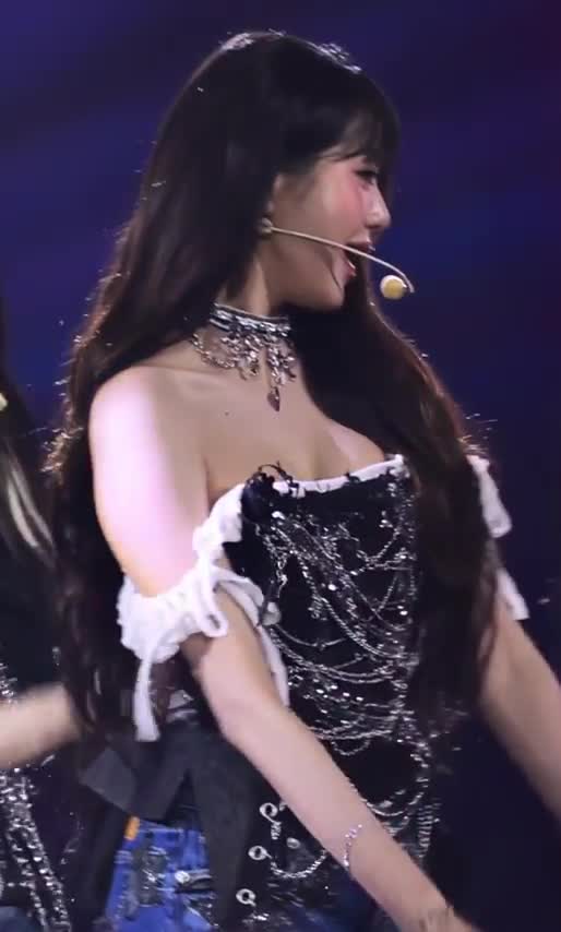 Video 591976 from Jang Won-young / 장원영 WONYOUNG