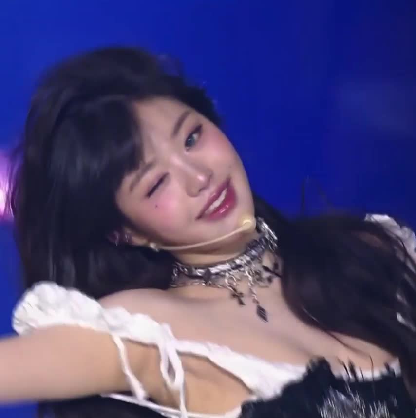 Video 591983 from Jang Won-young / 장원영 WONYOUNG