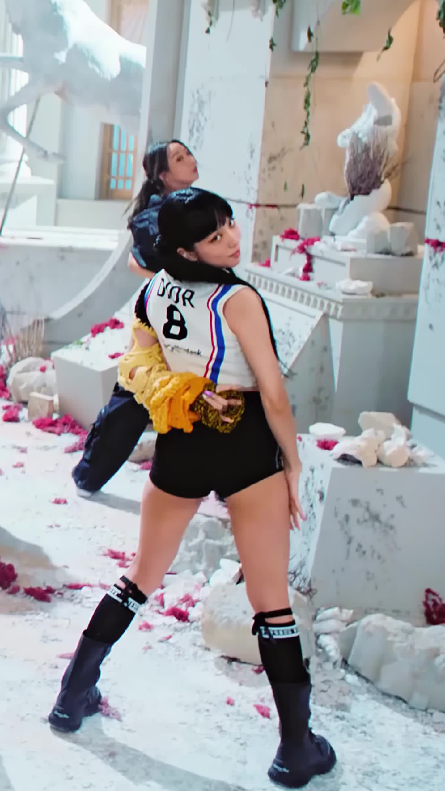 Video 592002 from Jisoo  || - BLΛƆKPIИK ( BLACKPINK )