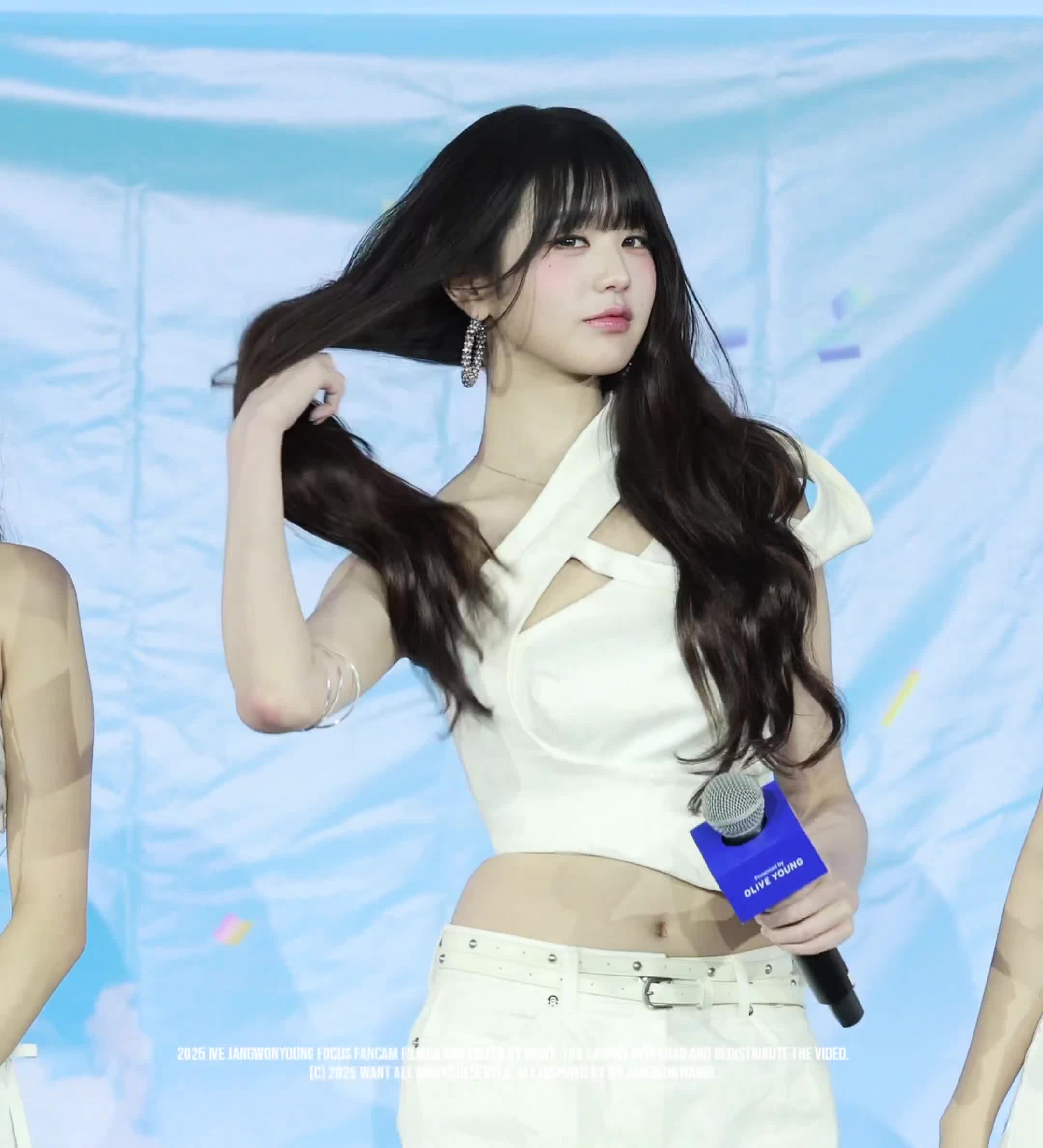 Video 592021 from Jang Won-young / 장원영 WONYOUNG