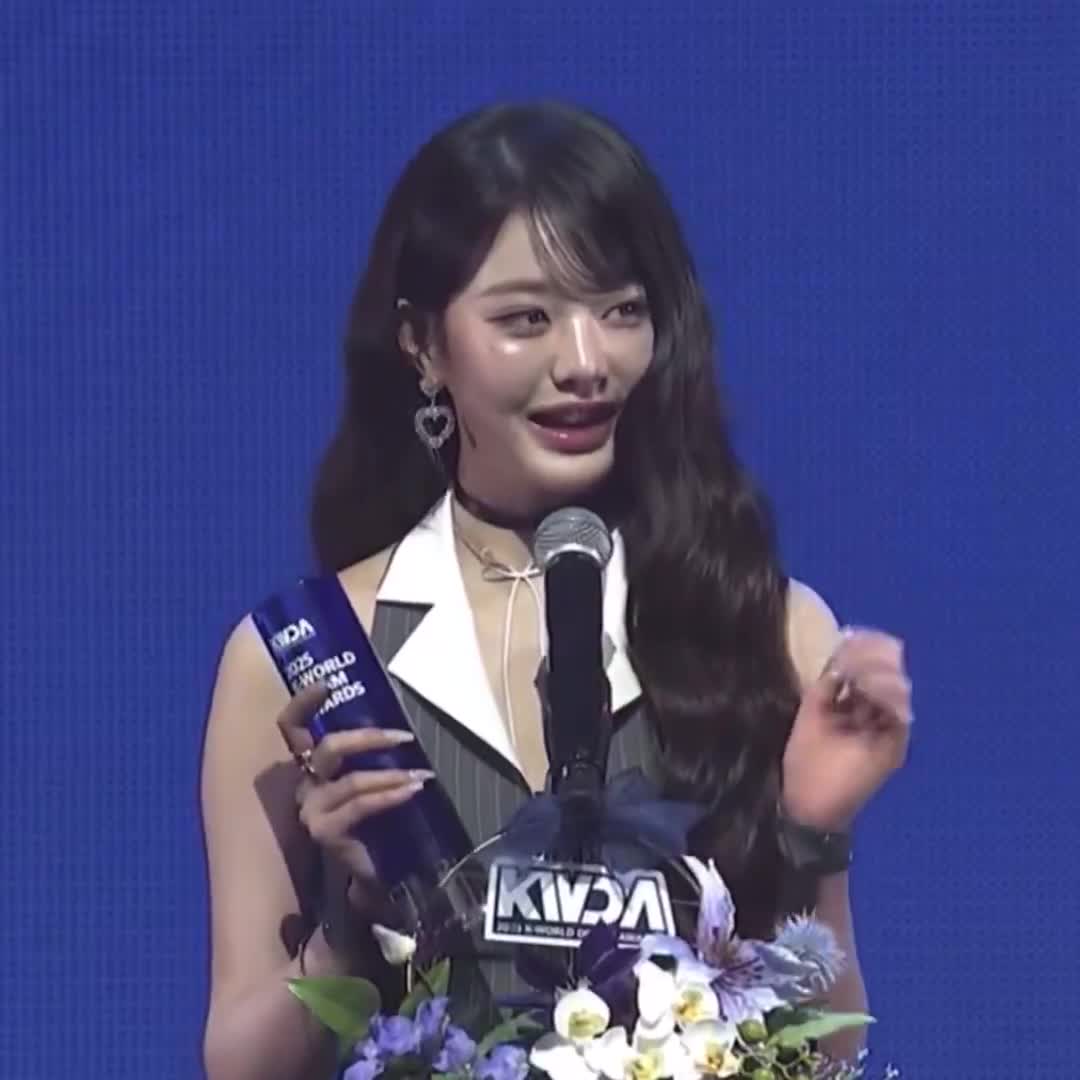 Video 592083 from Jang Won-young / 장원영 WONYOUNG