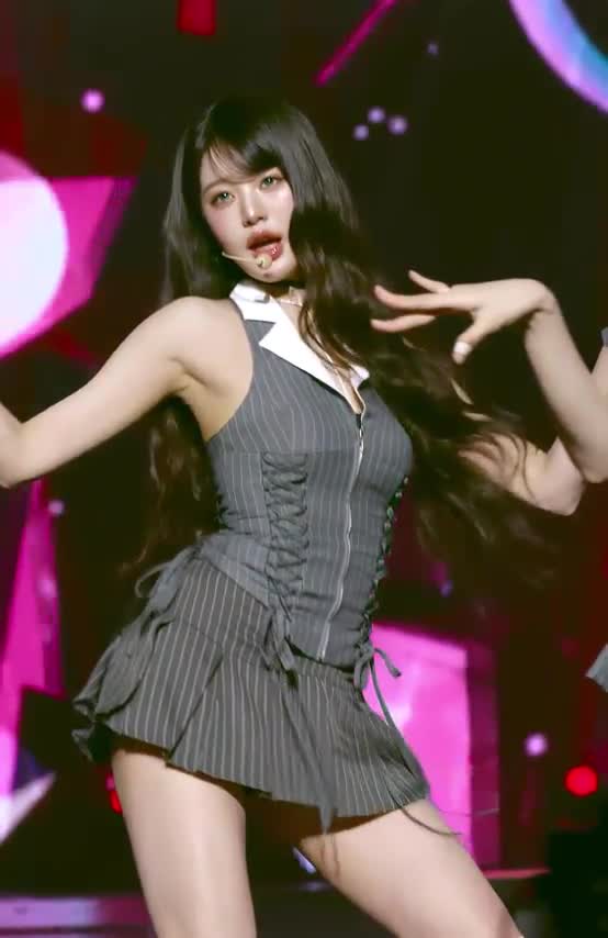 Video 592103 from Jang Won-young / 장원영 WONYOUNG