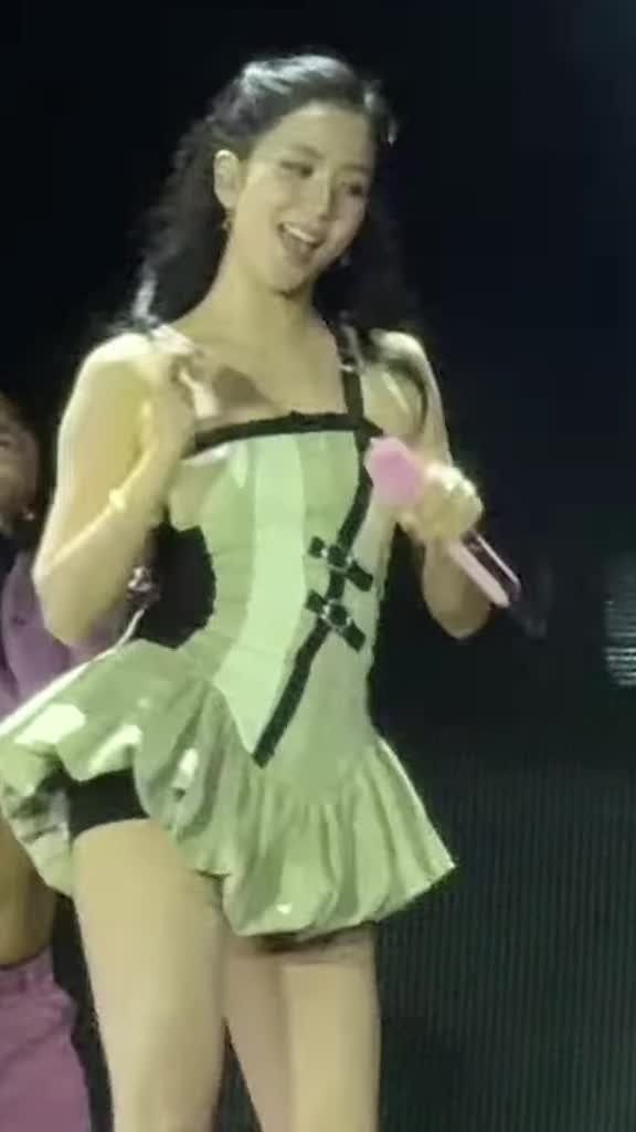 Video 592138 from Jisoo  || - BLΛƆKPIИK ( BLACKPINK )