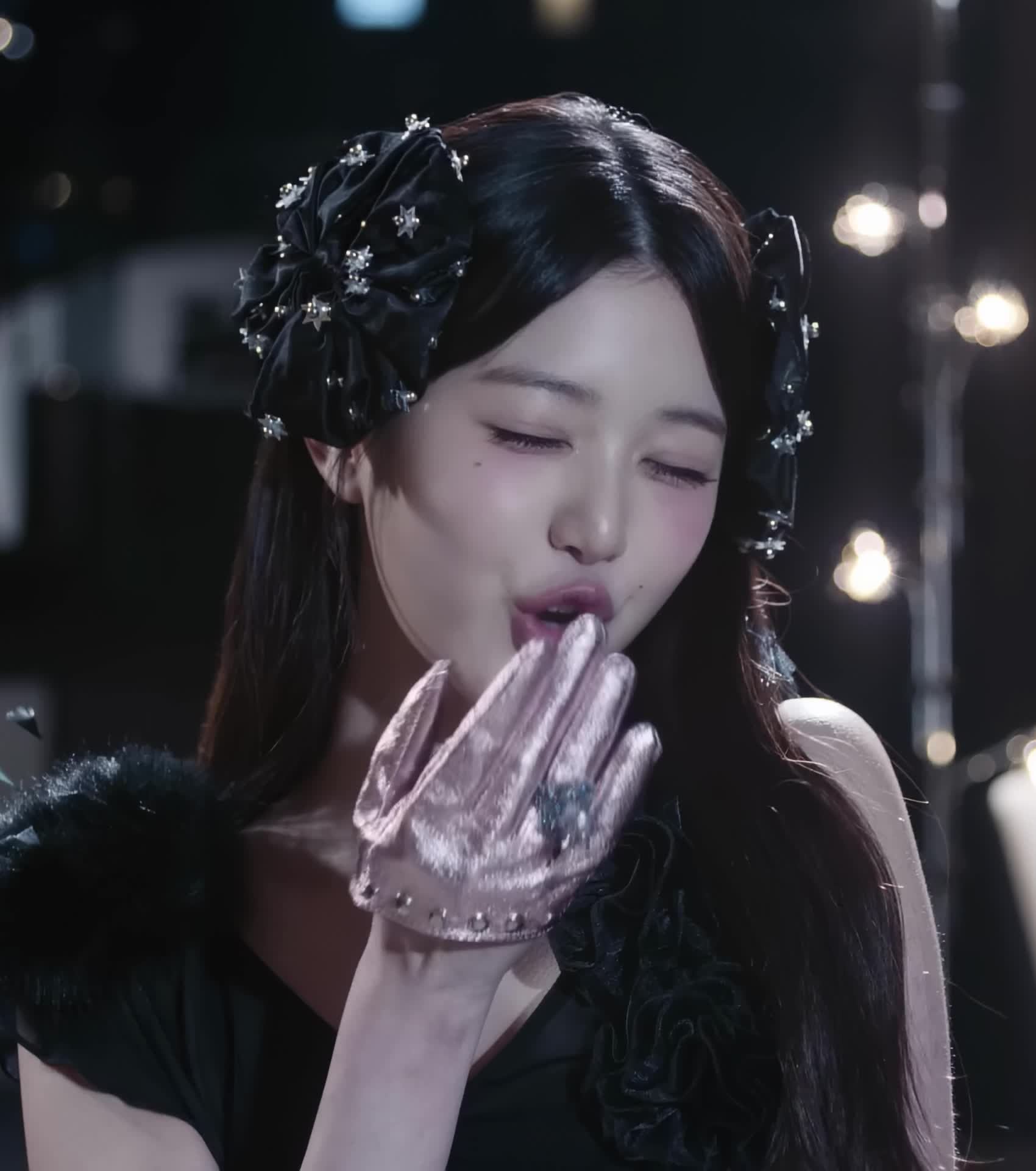 Video 592239 from Jang Won-young / 장원영 WONYOUNG