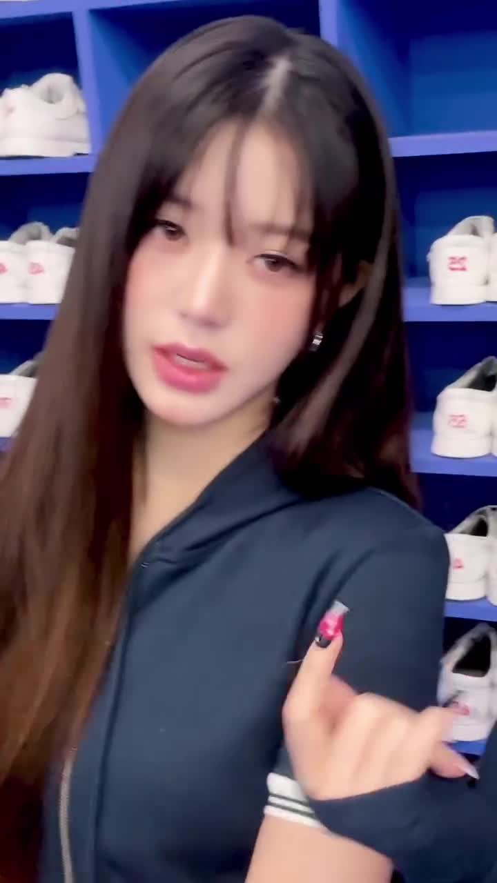 Video 592251 from Jang Won-young / 장원영 WONYOUNG