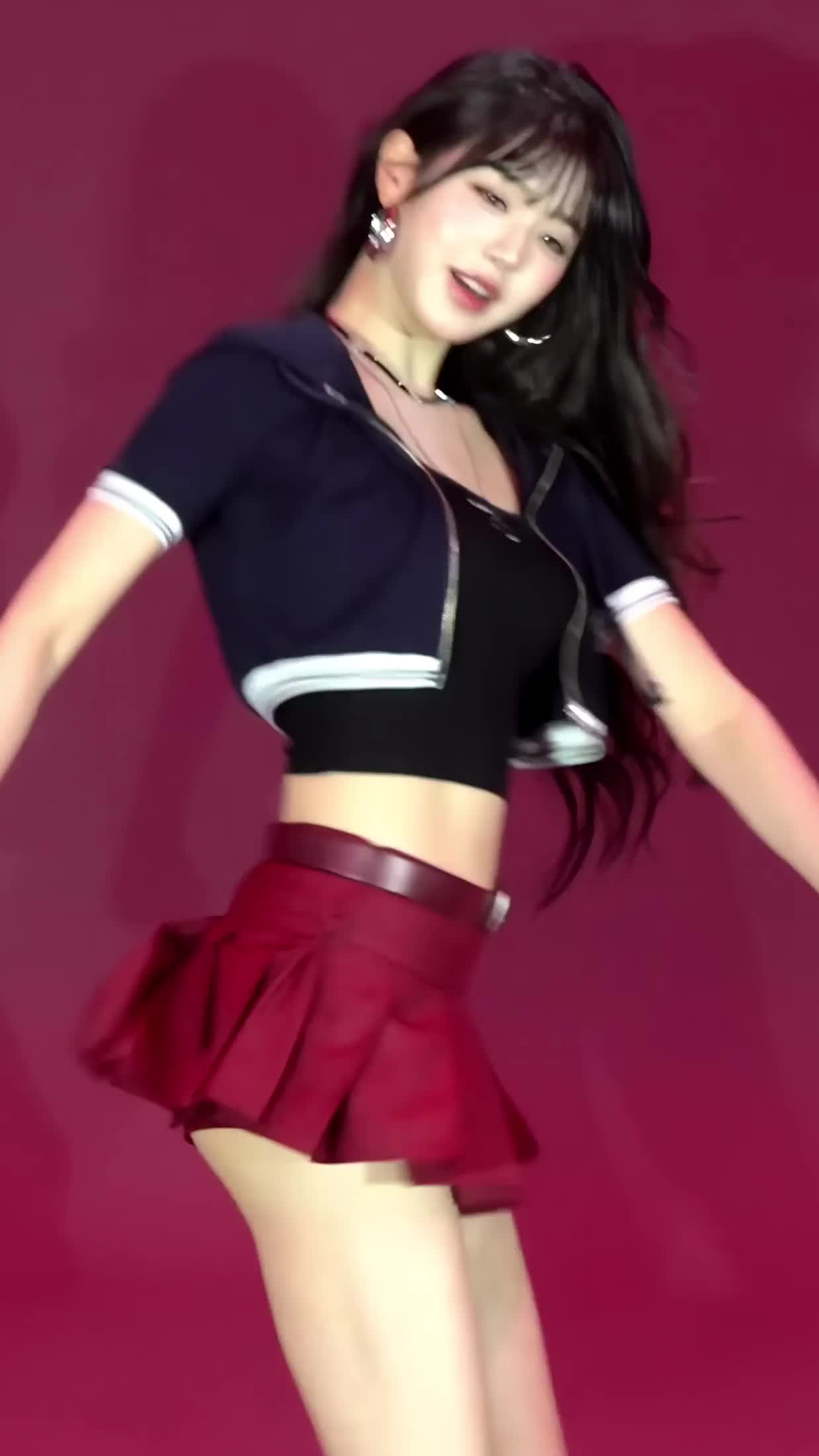 Video 592356 from Jang Won-young / 장원영 WONYOUNG