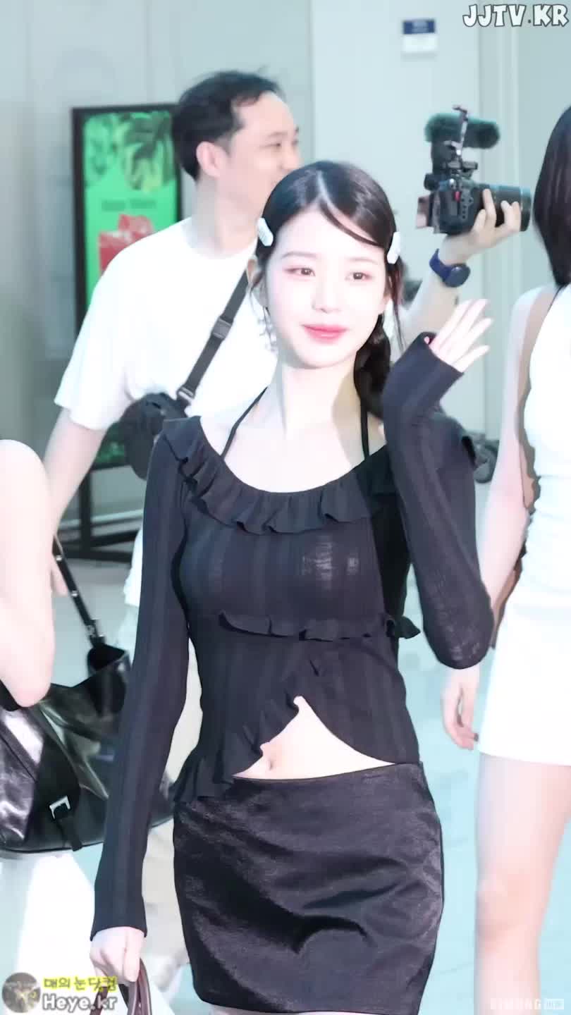 Video 592361 from Jang Won-young / 장원영 WONYOUNG