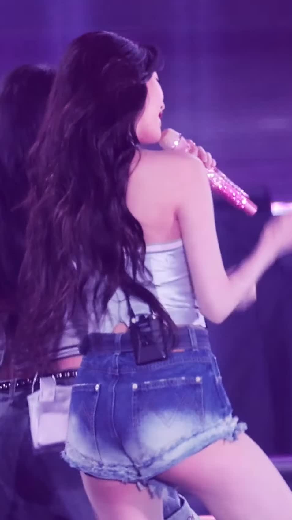 Video 592362 from Jang Won-young / 장원영 WONYOUNG