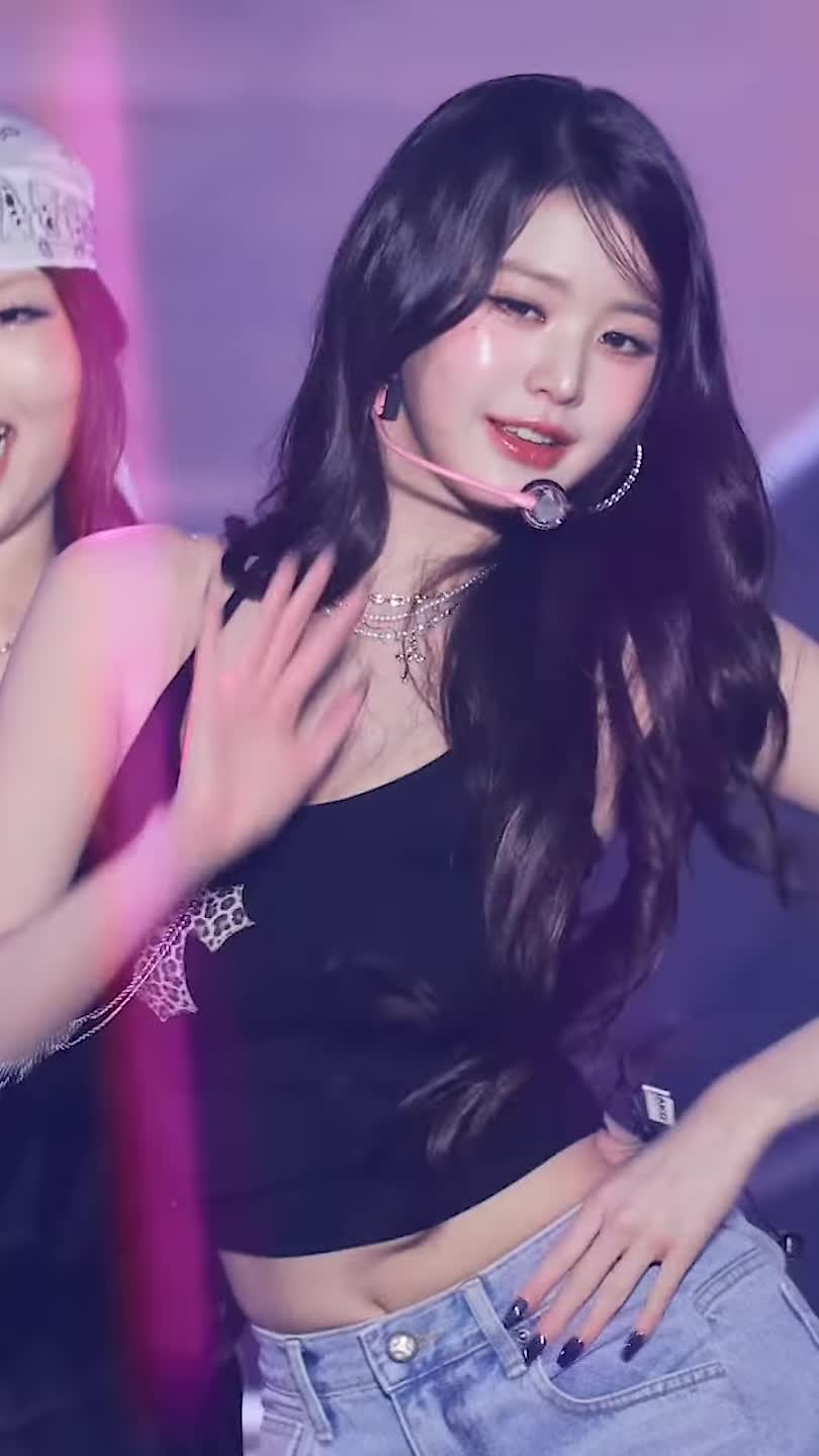 Video 592365 from Jang Won-young / 장원영 WONYOUNG