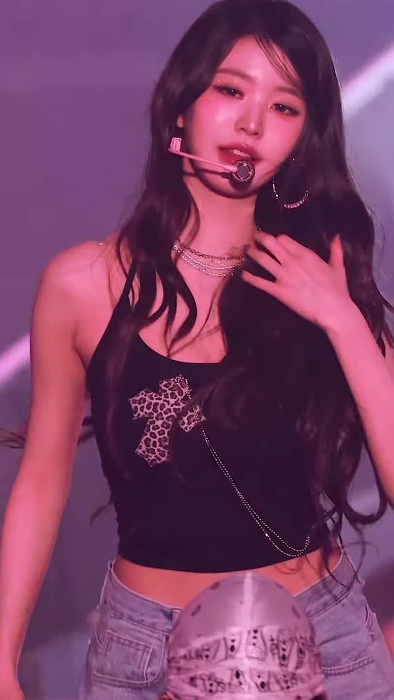 Video 592367 from Jang Won-young / 장원영 WONYOUNG