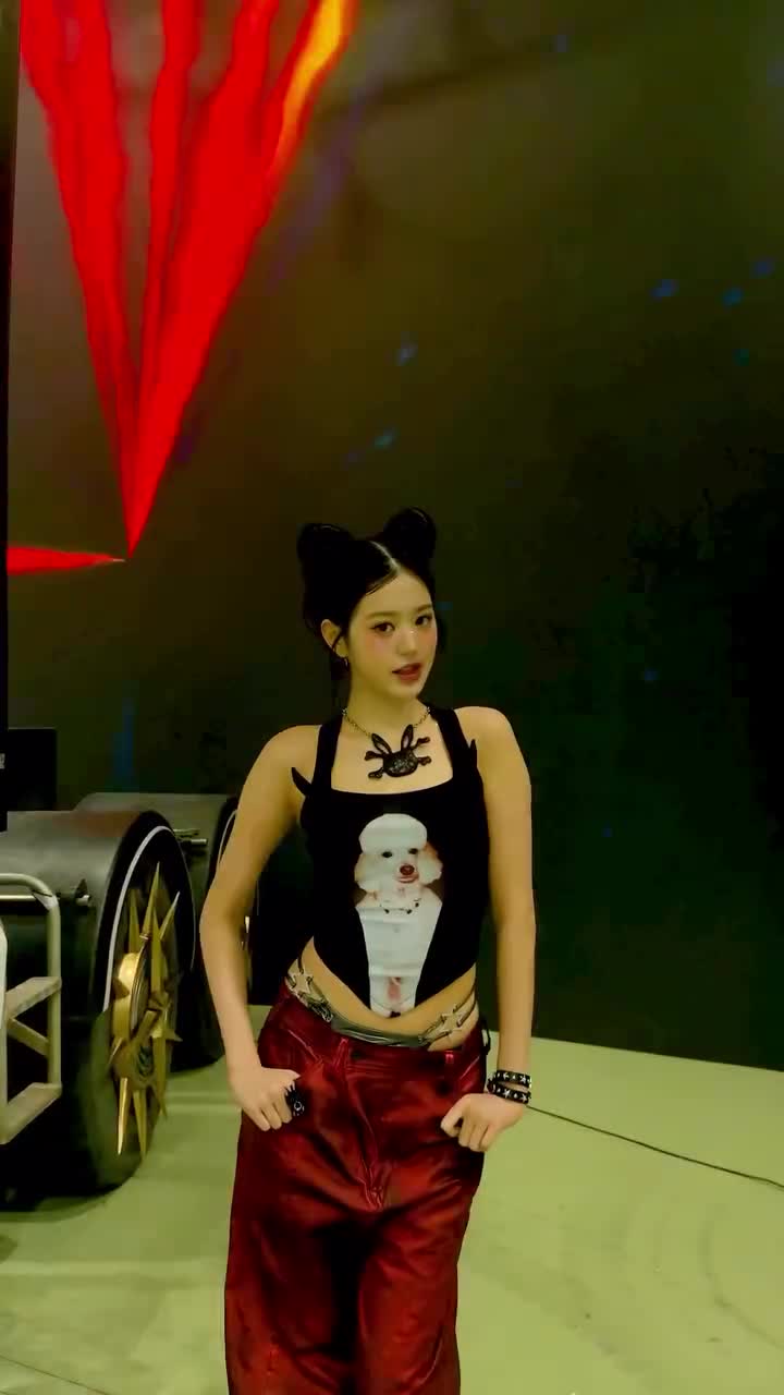 Video 592370 from Jang Won-young / 장원영 WONYOUNG