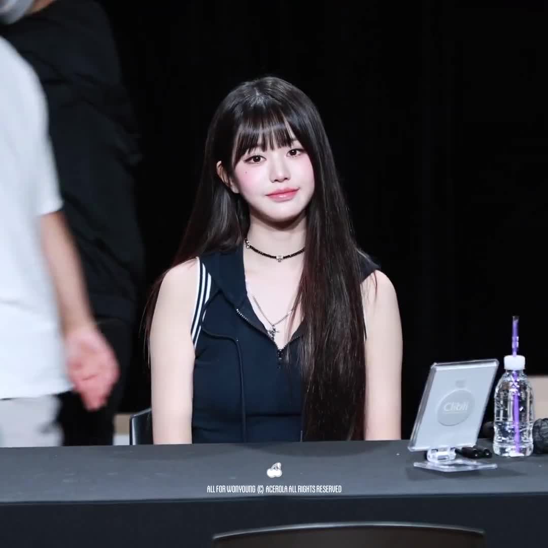 Video 592378 from Jang Won-young / 장원영 WONYOUNG