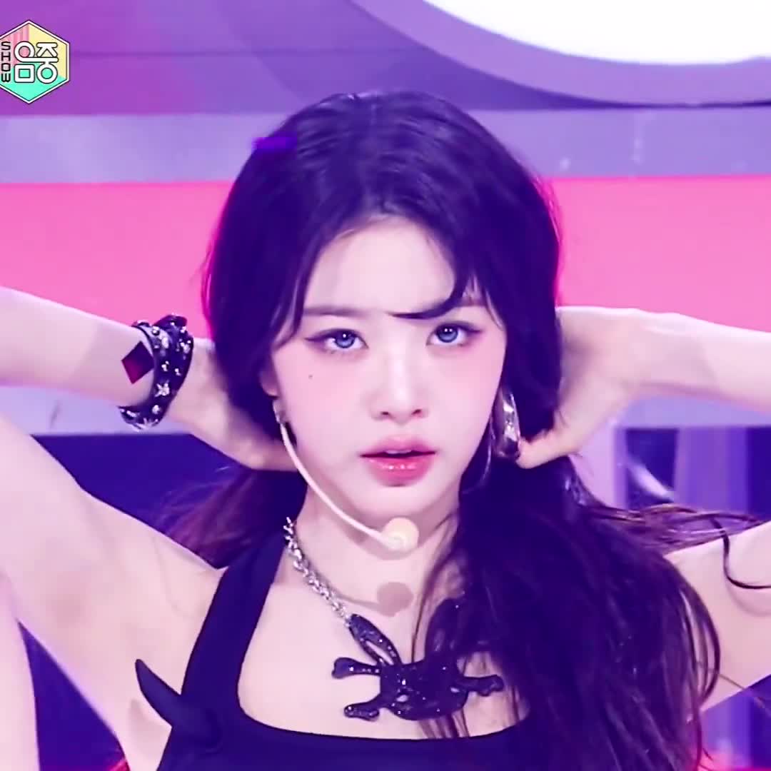 Video 592384 from Jang Won-young / 장원영 WONYOUNG