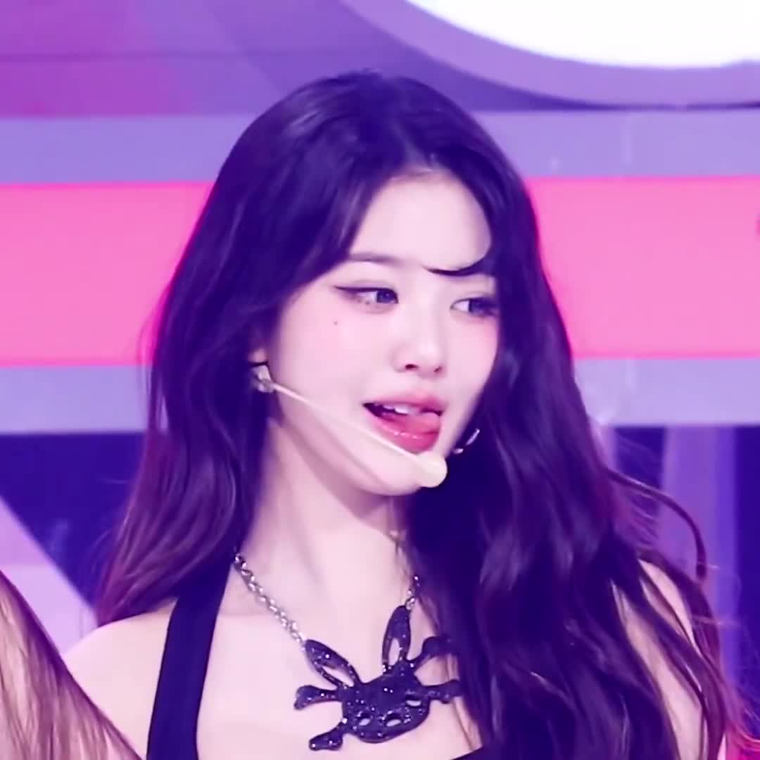 Video 592386 from Jang Won-young / 장원영 WONYOUNG