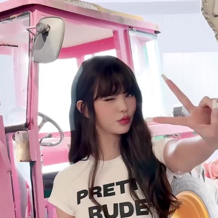 Video 592451 from Jang Won-young / 장원영 WONYOUNG