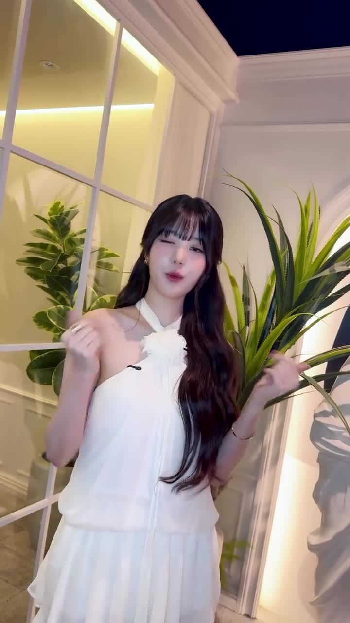 Video 592454 from Jang Won-young / 장원영 WONYOUNG