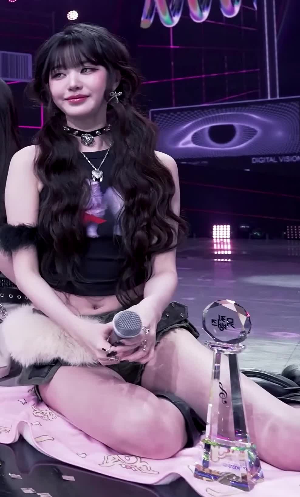 Video 592472 from Jang Won-young / 장원영 WONYOUNG