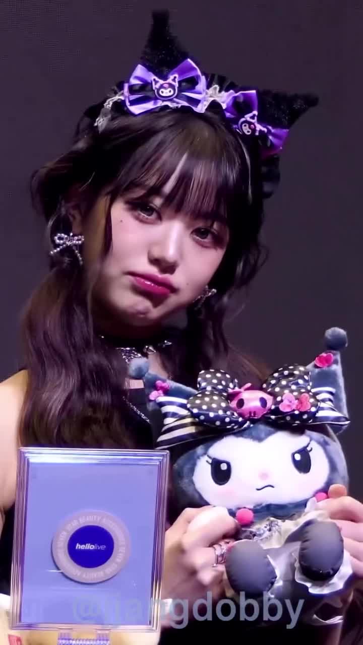 Video 592477 from Jang Won-young / 장원영 WONYOUNG