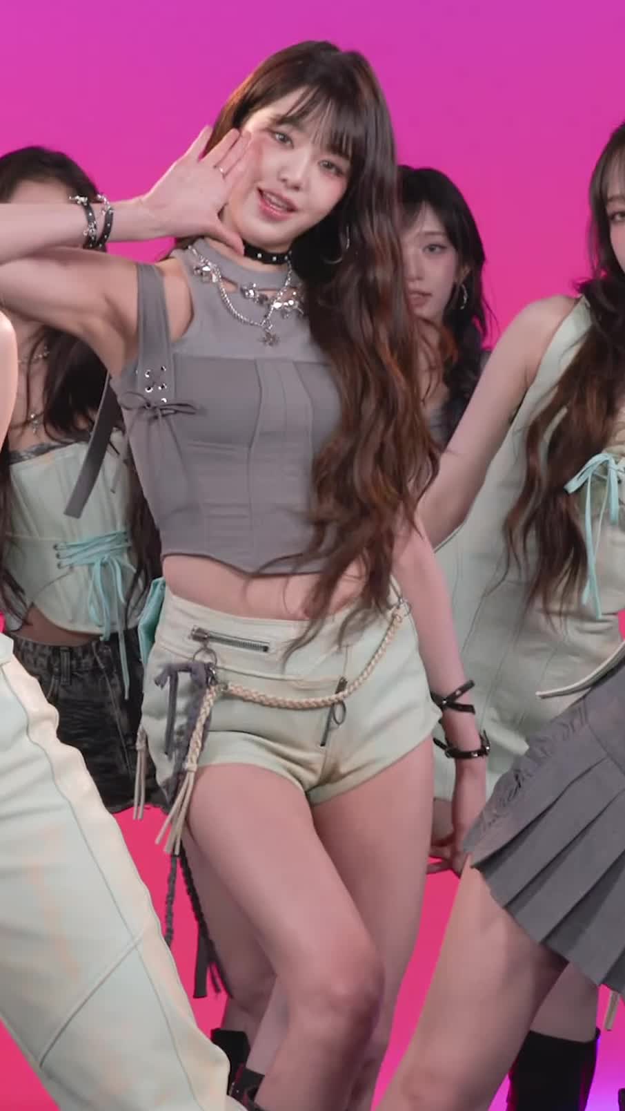 Video 592490 from Jang Won-young / 장원영 WONYOUNG