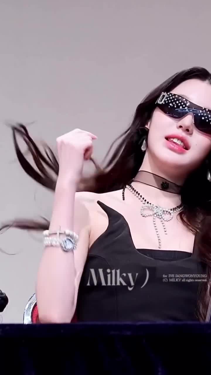 Video 592499 from Jang Won-young / 장원영 WONYOUNG