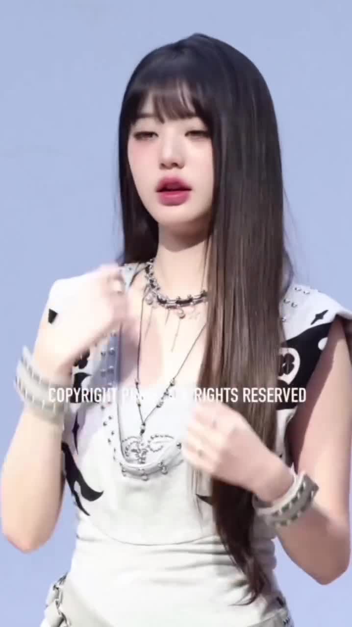 Video 592503 from Jang Won-young / 장원영 WONYOUNG