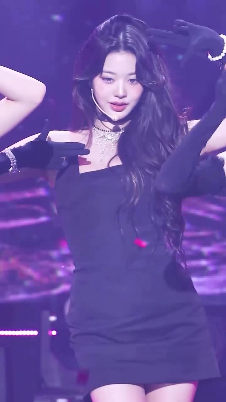 Video 592551 from Jang Won-young / 장원영 WONYOUNG