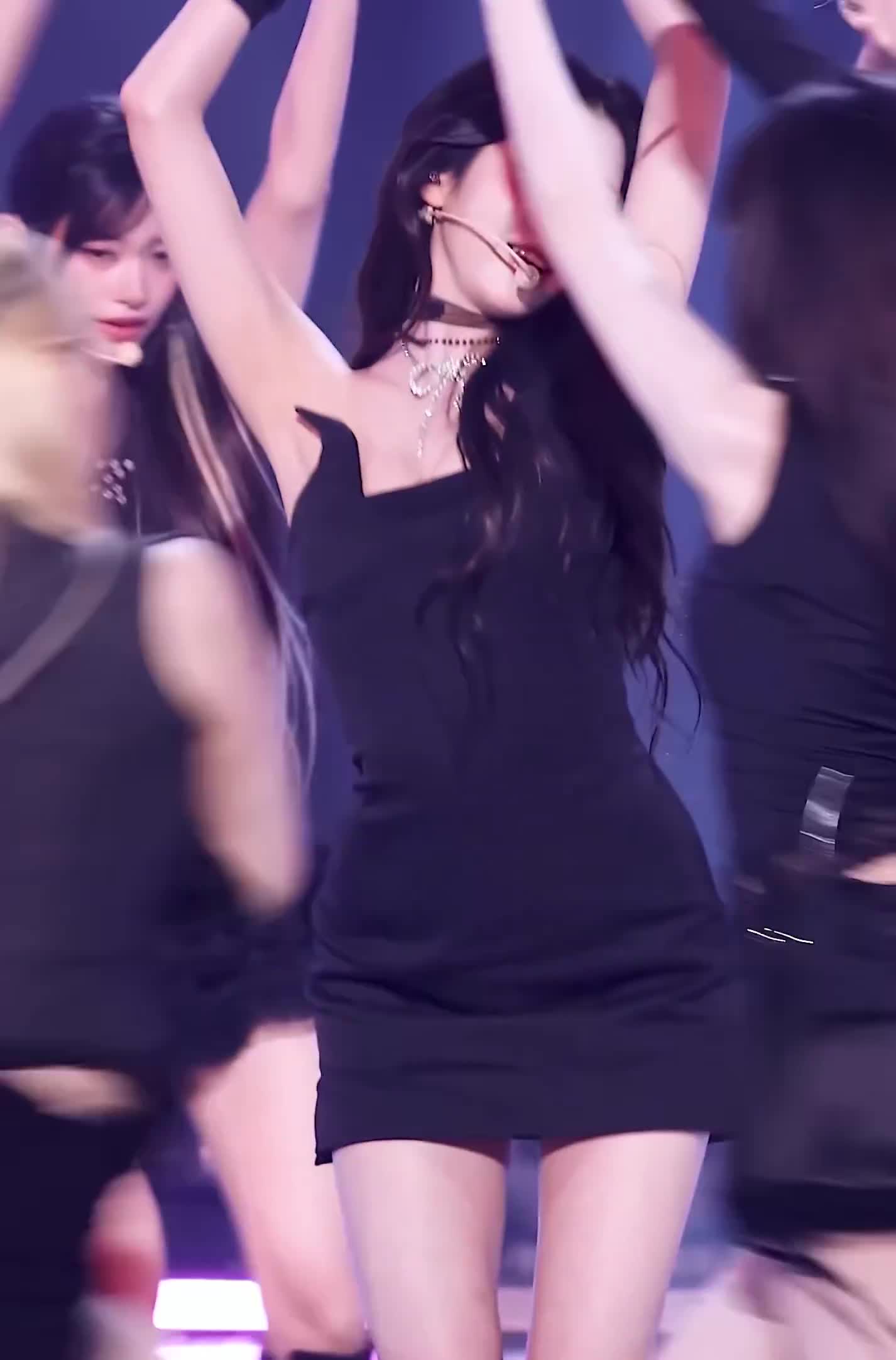 Video 592553 from Jang Won-young / 장원영 WONYOUNG