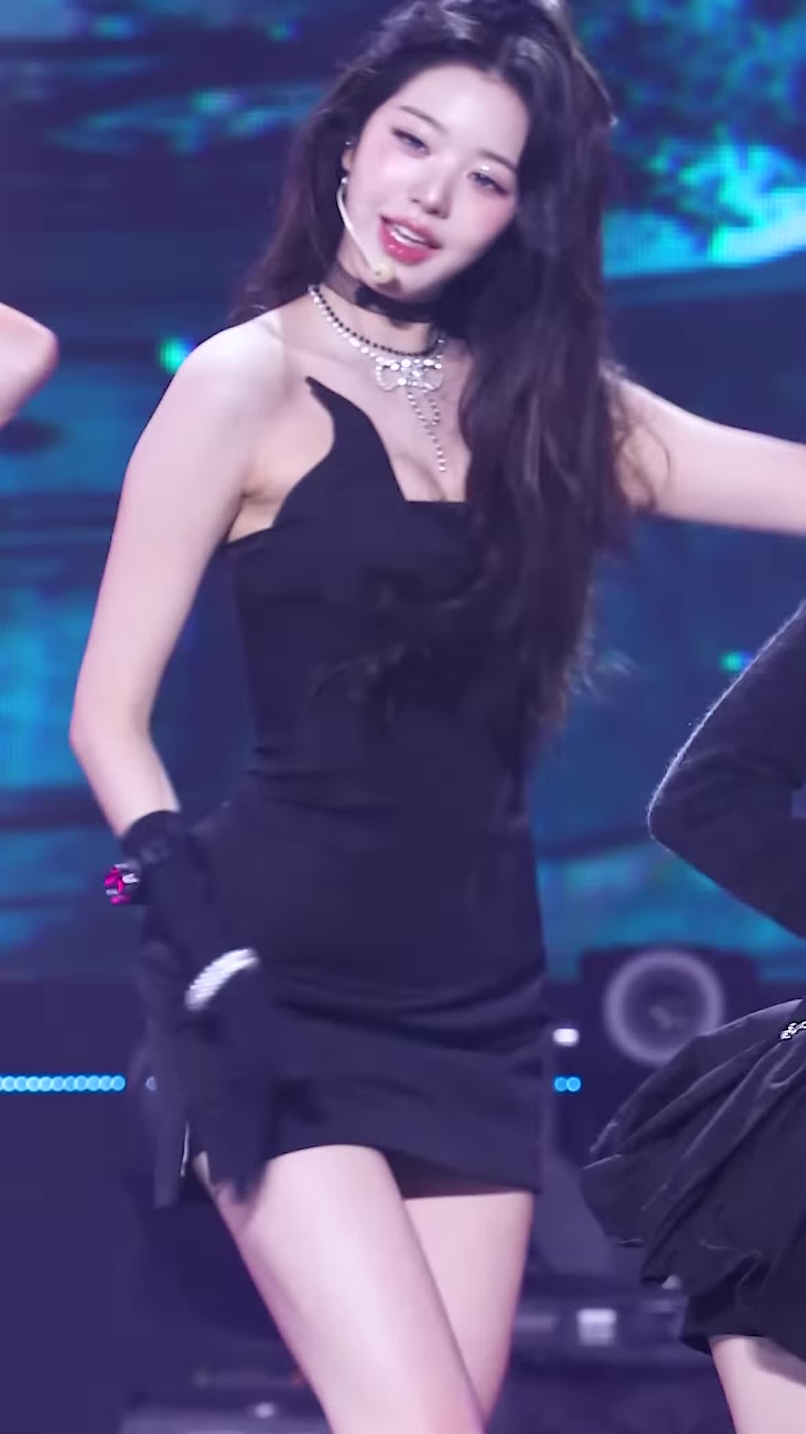 Video 592557 from Jang Won-young / 장원영 WONYOUNG