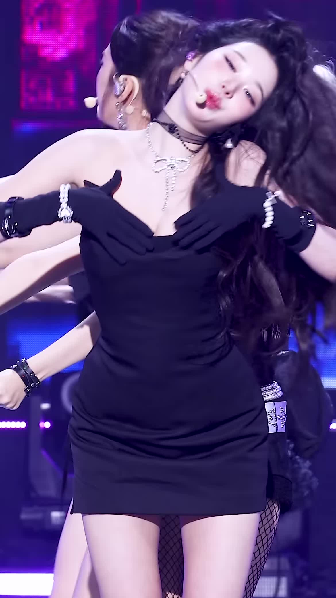 Video 592558 from Jang Won-young / 장원영 WONYOUNG