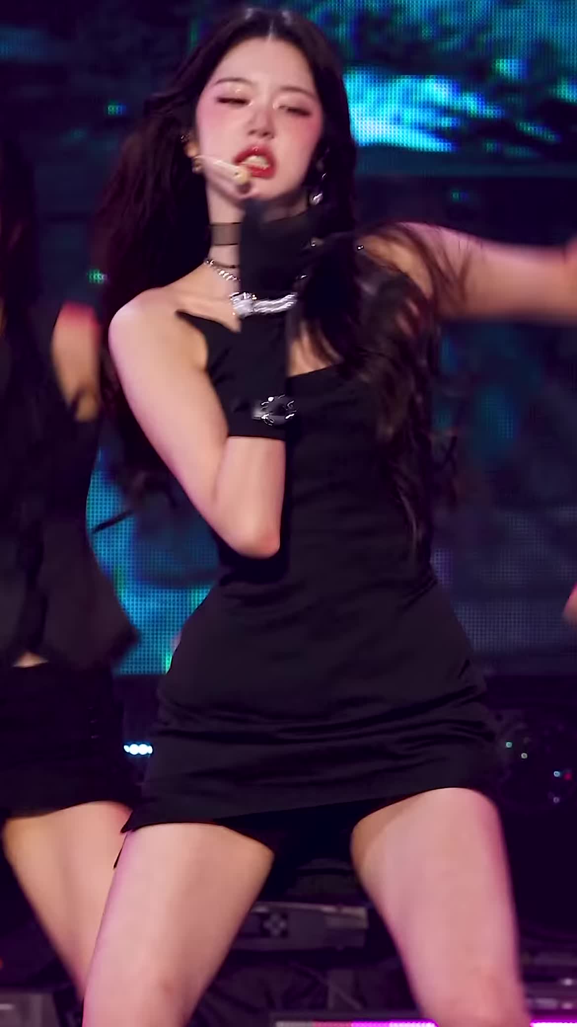 Video 592563 from Jang Won-young / 장원영 WONYOUNG