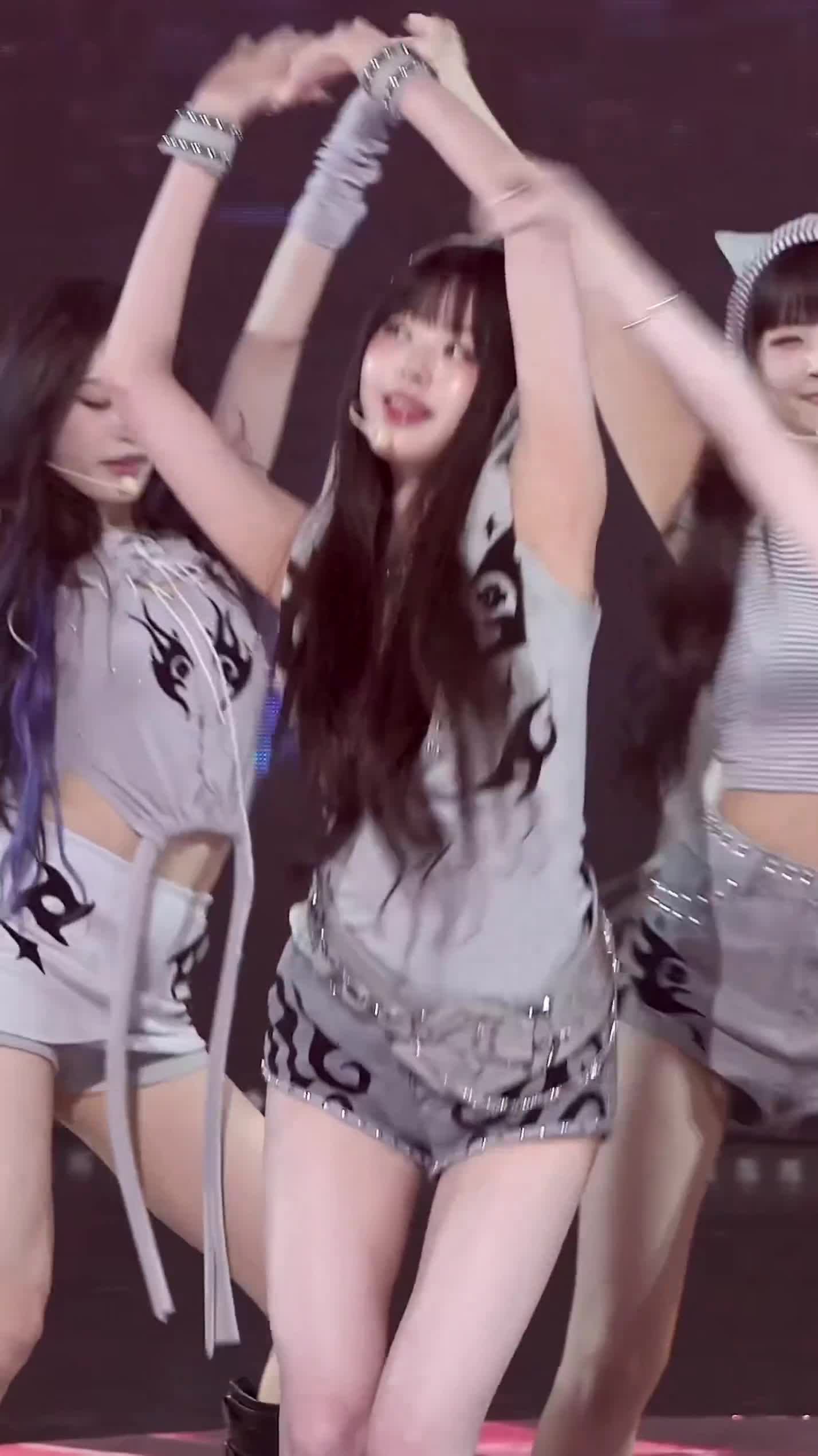 Video 592570 from Jang Won-young / 장원영 WONYOUNG