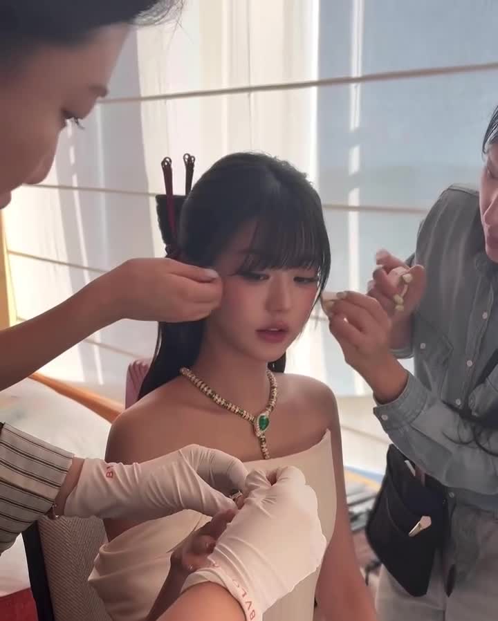 Video 592654 from Jang Won-young / 장원영 WONYOUNG