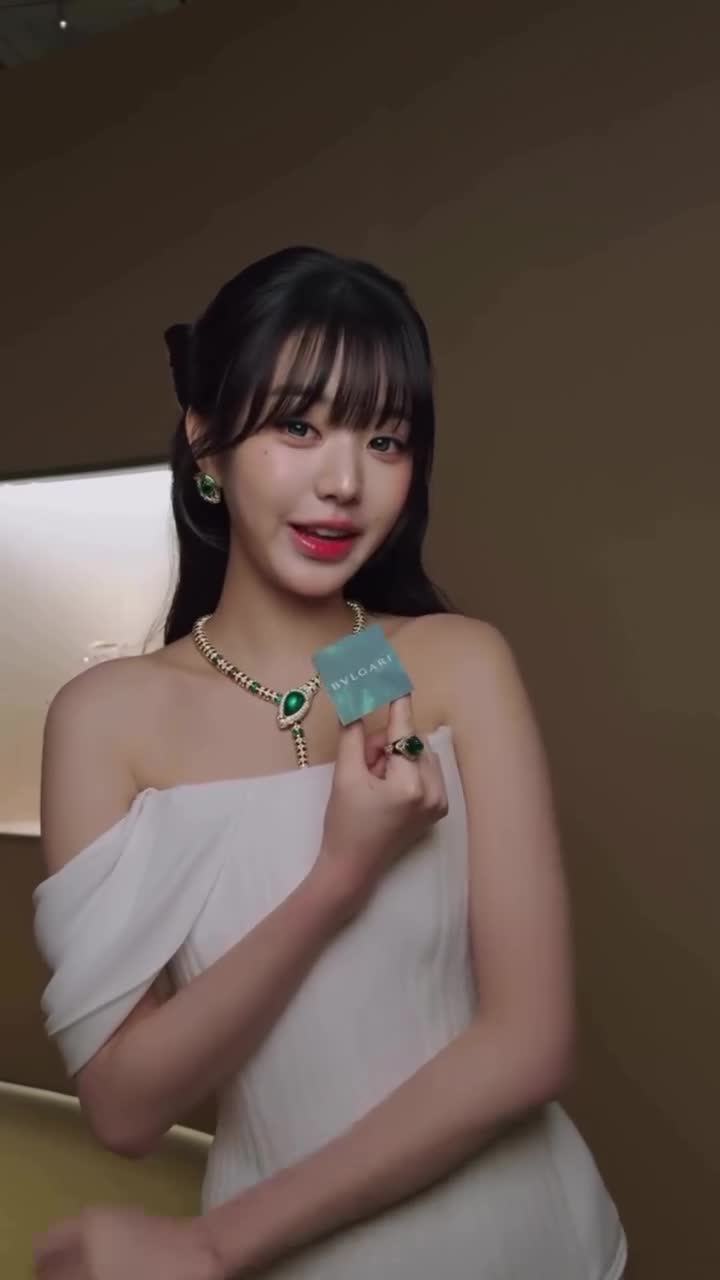 Video 592657 from Jang Won-young / 장원영 WONYOUNG