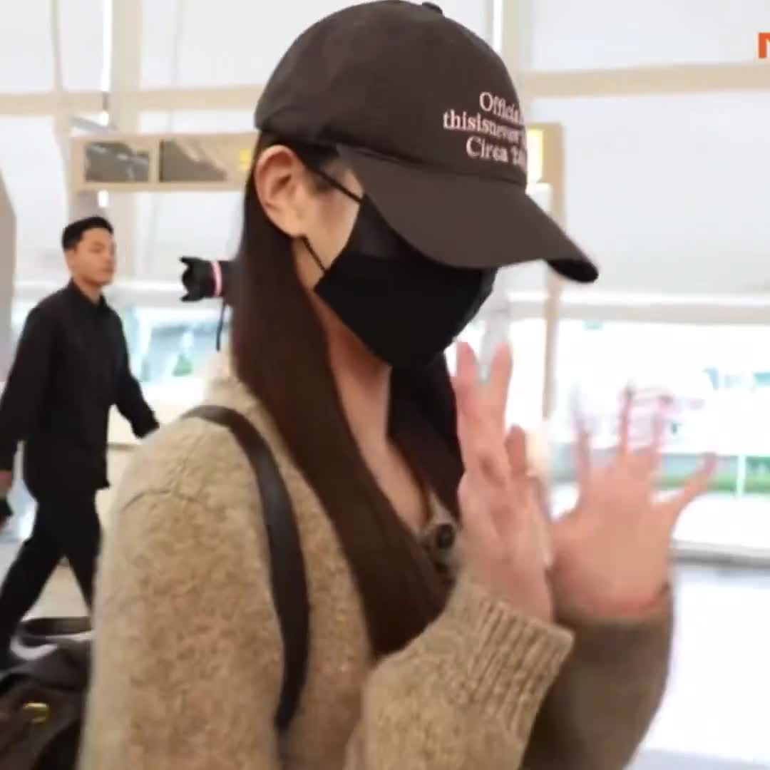 Video 592661 from Jang Won-young / 장원영 WONYOUNG