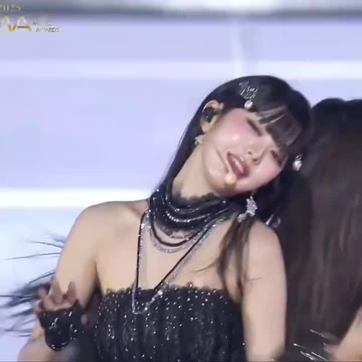 Video 592679 from Jang Won-young / 장원영 WONYOUNG