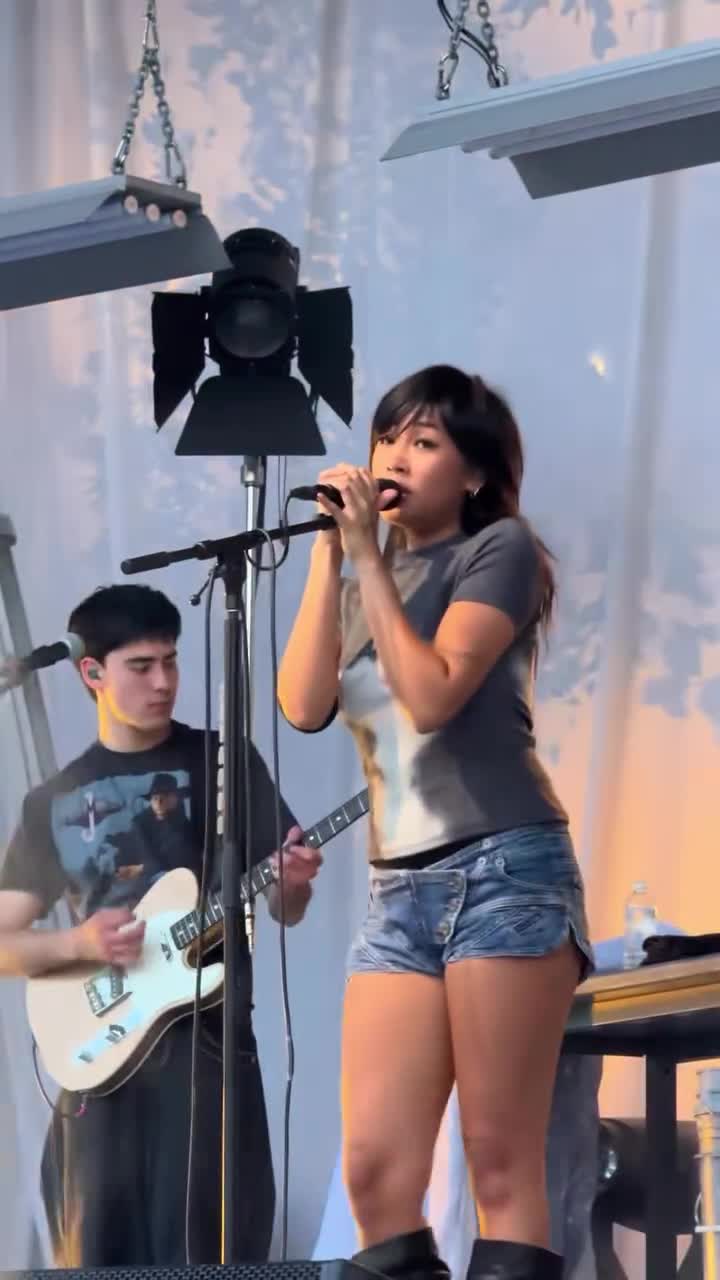 Video 592885 from beabadoobee radvxz