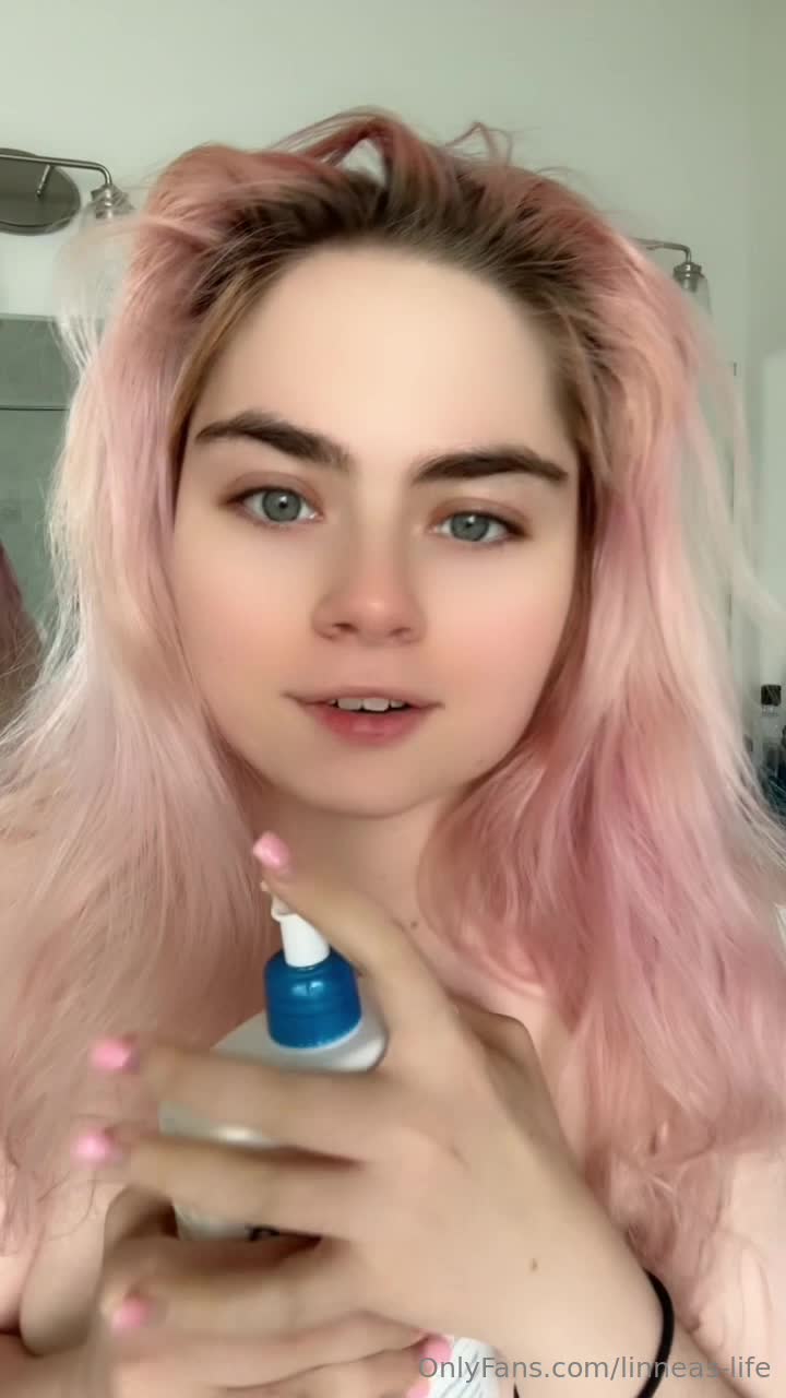 Video 593263 from TwinTwitcherz (jessicatalystic - Low_Ad_988) + (Linneas_life_ - Linneas_Feet)