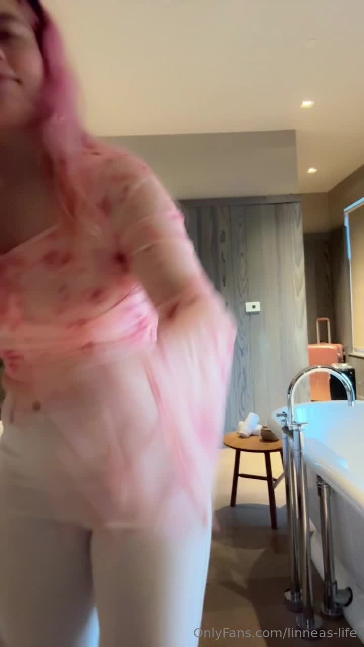 Video 593364 from TwinTwitcherz (jessicatalystic - Low_Ad_988) + (Linneas_life_ - Linneas_Feet)