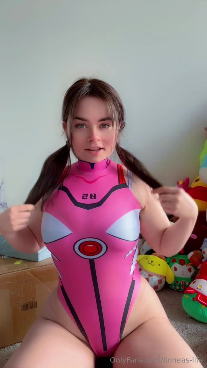 Video 593365 from TwinTwitcherz (jessicatalystic - Low_Ad_988) + (Linneas_life_ - Linneas_Feet)