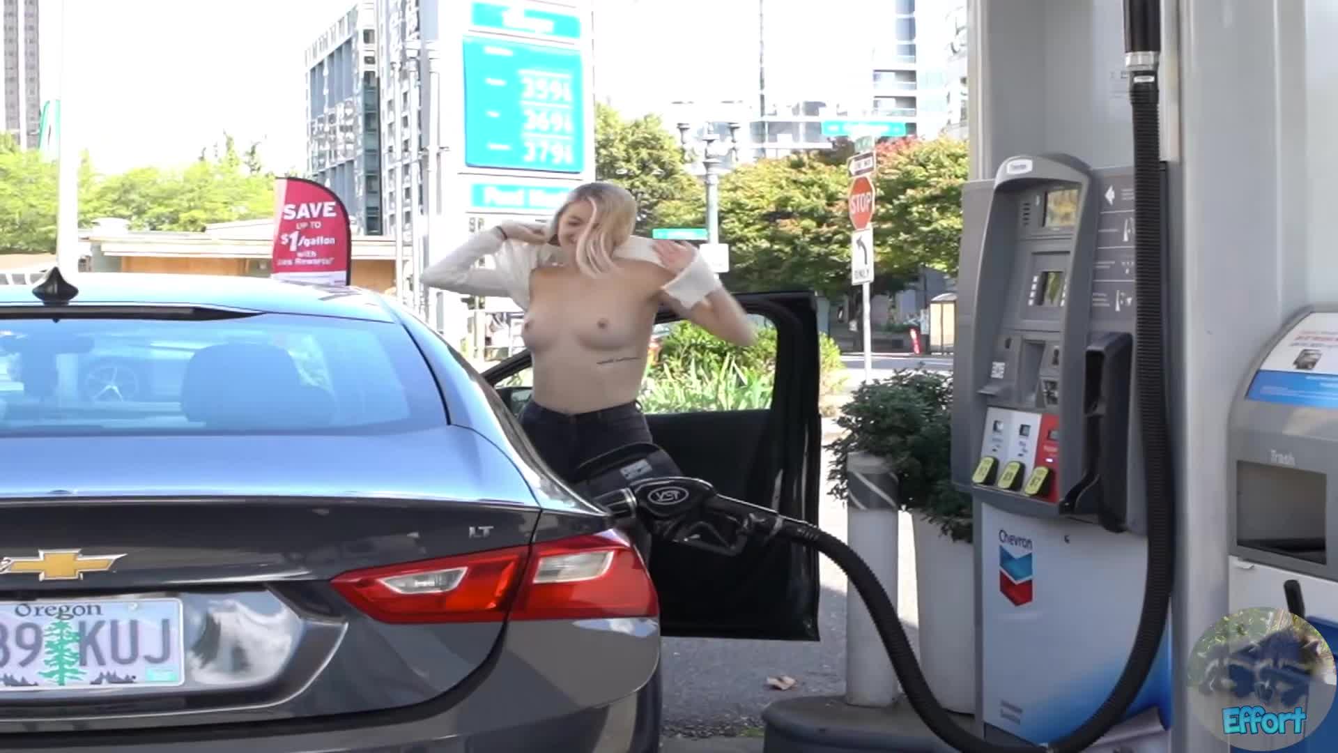 Video 593658 from Bitchinbubba / bralessforever