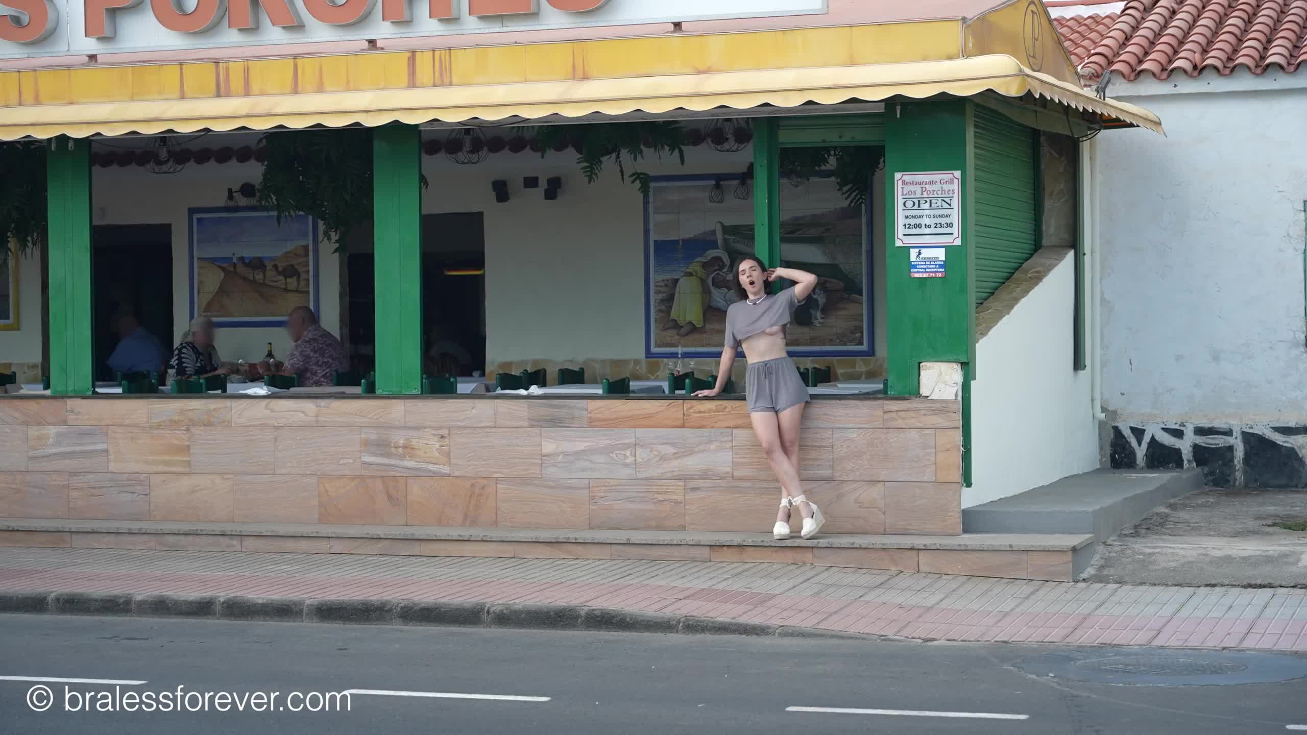 Video 593755 from Bitchinbubba / bralessforever