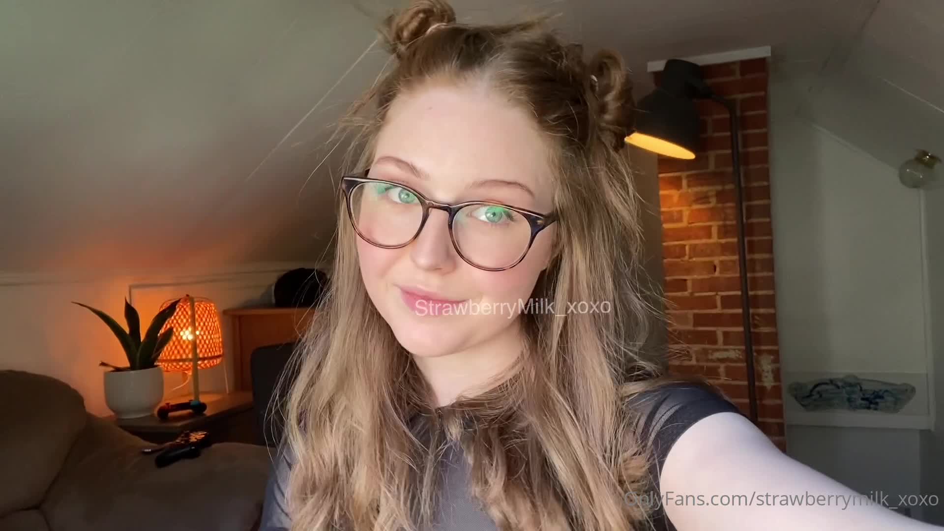 Video 597305 from strawberrymilk_xoxo