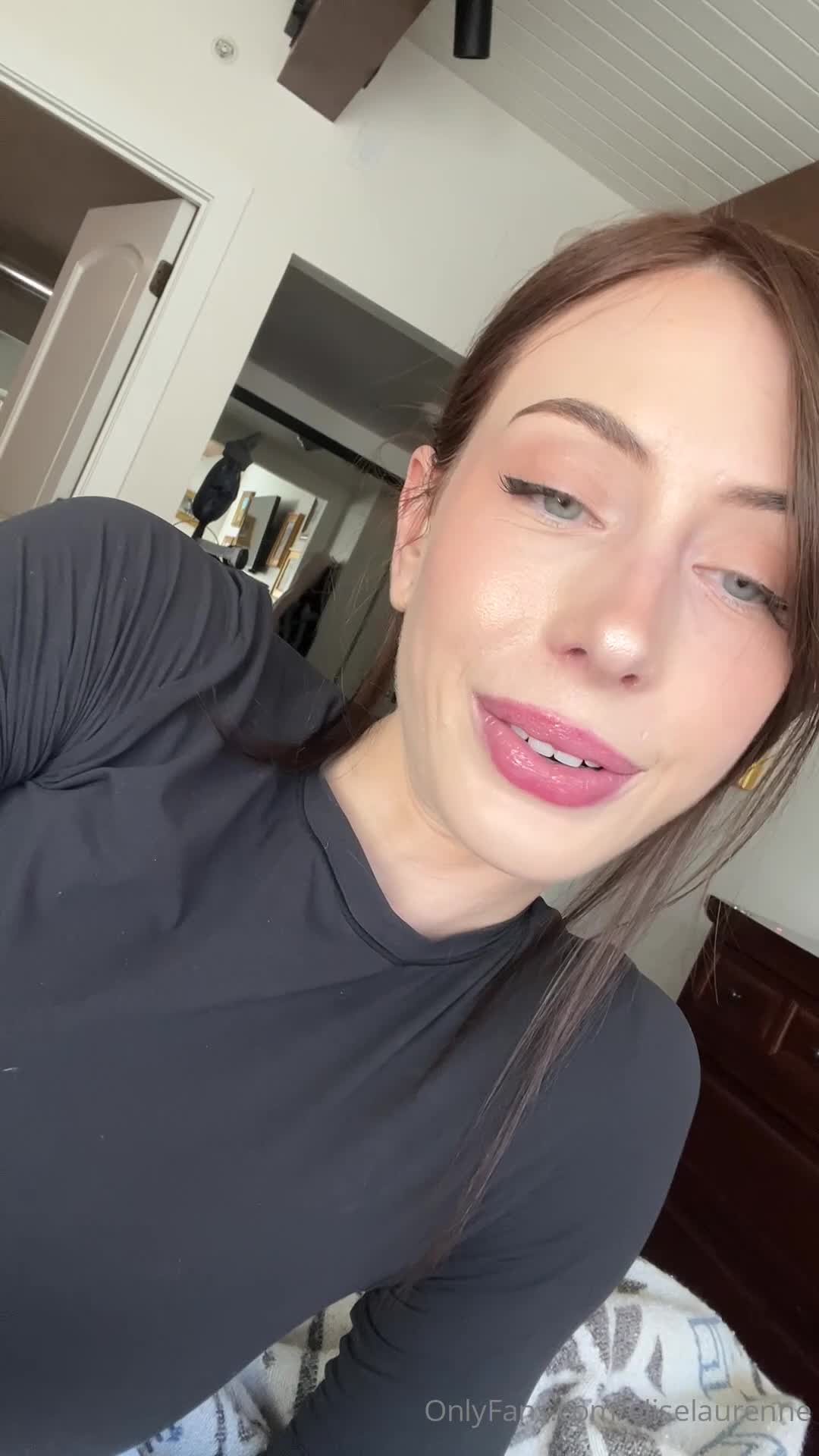 Video 599936 from Elise Laurenne - Ellie